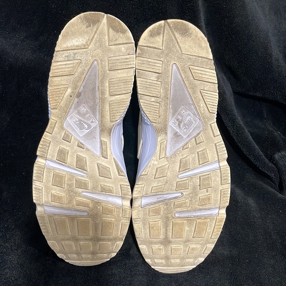 Air Huarache Size 11.5 Men - Picture 3 of 4